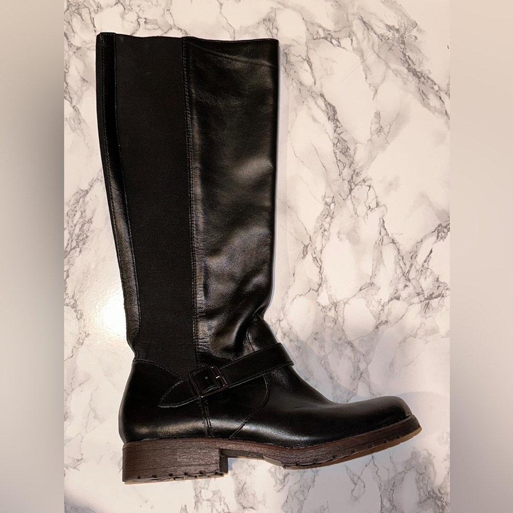 Kenneth Cole boot with elastic calf